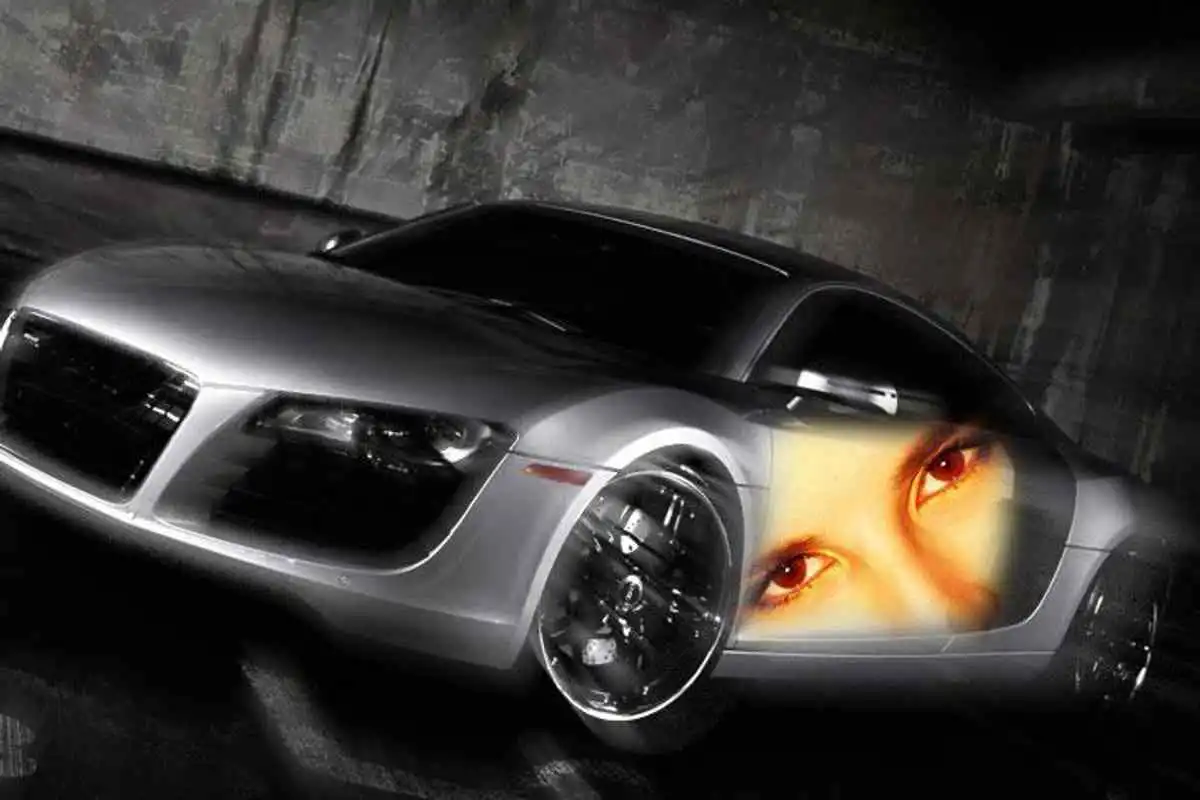 Play Photo in Car Frame