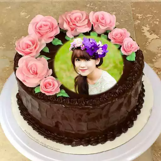 Play Photo on Birthday Cake as an online game Photo on Birthday Cake with UptoPlay