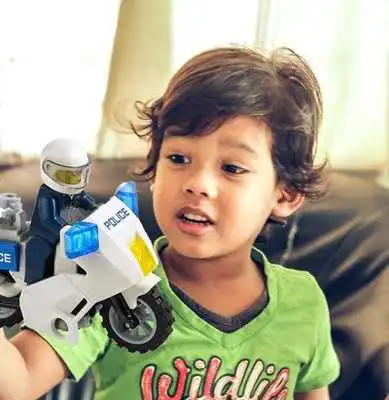 Play Police Photo Montage Editor