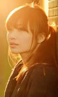 Play pretty asian girl wallpaper