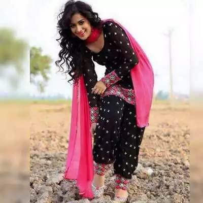 Play punjabi suit