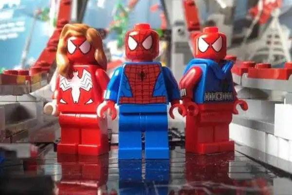 Play Puzzle LEGO Spiderman