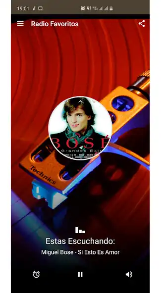Play Radio Favoritos  and enjoy Radio Favoritos with UptoPlay