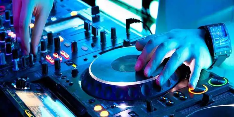 Play Radio Rock FM live the best of Rock Play Radio Rock FM live the best of Rock