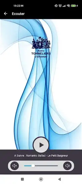 Play Radio Tonneliers Epernay as an online game Radio Tonneliers Epernay with UptoPlay