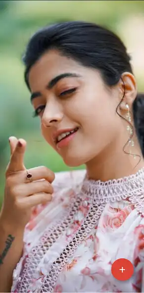 Play Rashmika Mandanna HD Wallpaper as an online game Rashmika Mandanna HD Wallpaper with UptoPlay