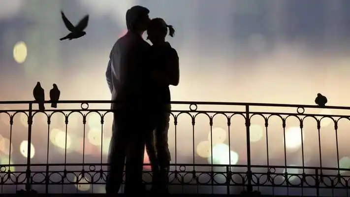 Play Romantic silhouette. Wallpaper