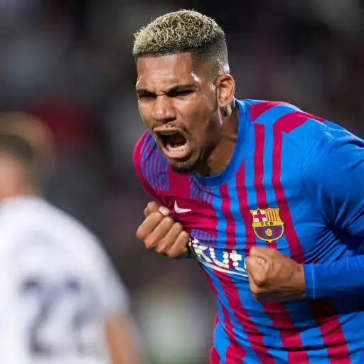 Play Ronald Araujo wallpaper APK