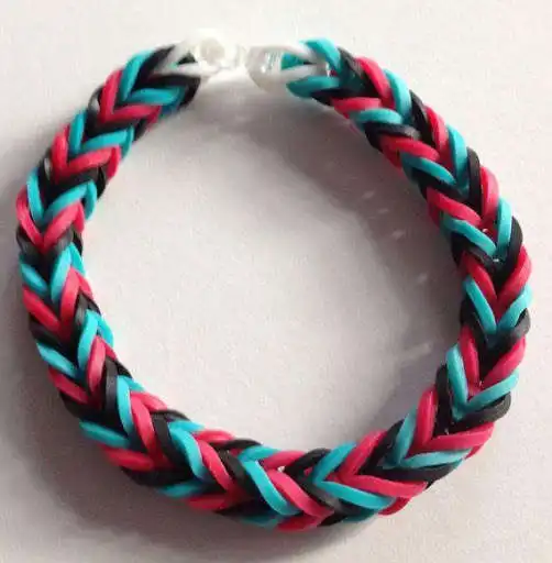Play Rubber Band Bracelets
