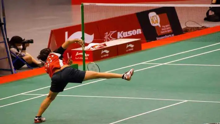 Play Saina Nehwal "The Champ"