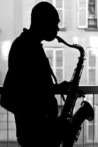 Play Saxophone tutorial as an online game Saxophone tutorial with UptoPlay