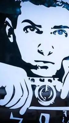 Play Selfie Grill  Bar