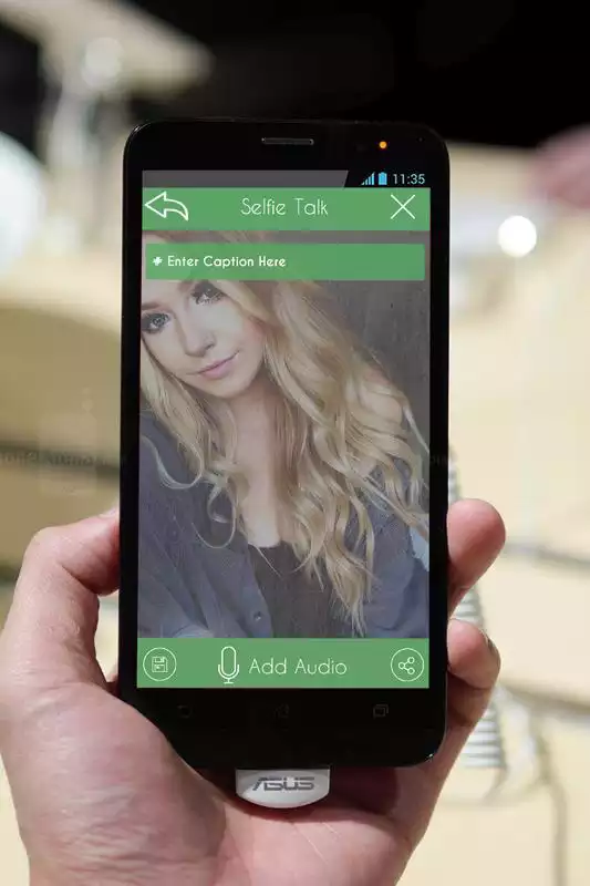 Play SelfieTalk