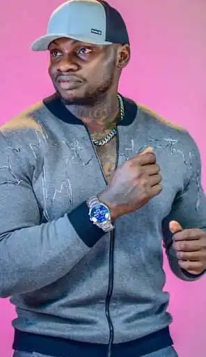 Play Selfie With Khaligraph Jones and Photo Editor  and enjoy Selfie With Khaligraph Jones and Photo Editor with UptoPlay