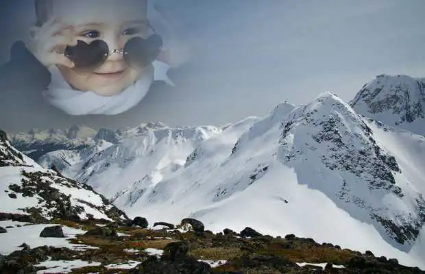 Play Snow Hill Photo Frames