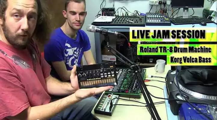 Play Spiral Wave Radio