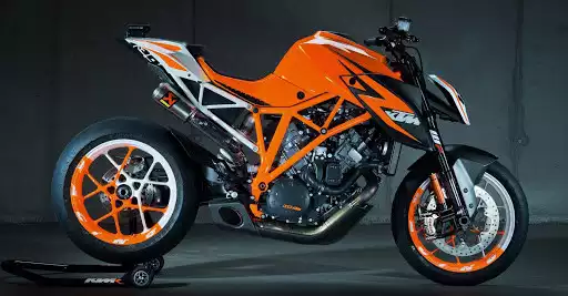 Play Sports Bike Wallpaper 4K  and enjoy Sports Bike Wallpaper 4K with UptoPlay