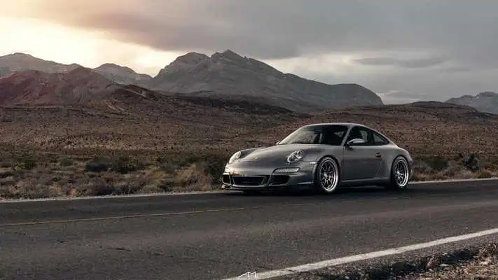 Play Sports Car Porsche Wallpaper