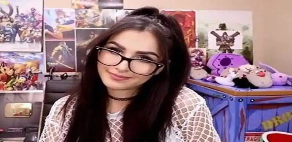 Play SSSniperwolf Entertainment  and enjoy SSSniperwolf Entertainment with UptoPlay