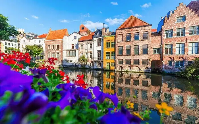 Play State of Belgium as an online game State of Belgium with UptoPlay