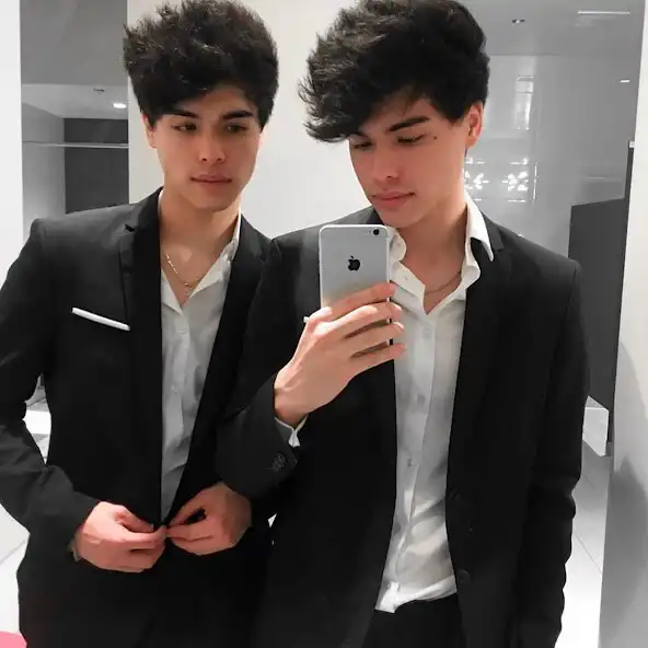 Play Stokes Twins 4K Wallpapers as an online game Stokes Twins 4K Wallpapers with UptoPlay