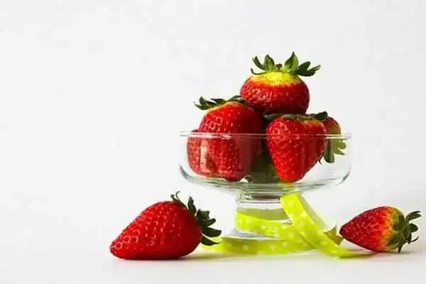 Play Strawberry Dessert Wallpapers