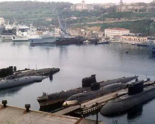 Play Submarine Wallpapers