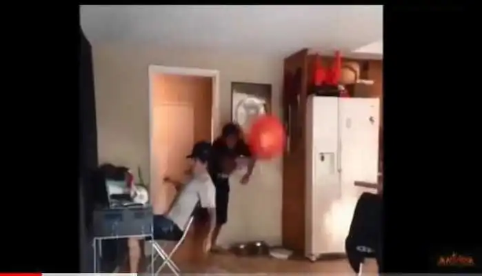 Play Super fun videos for free.