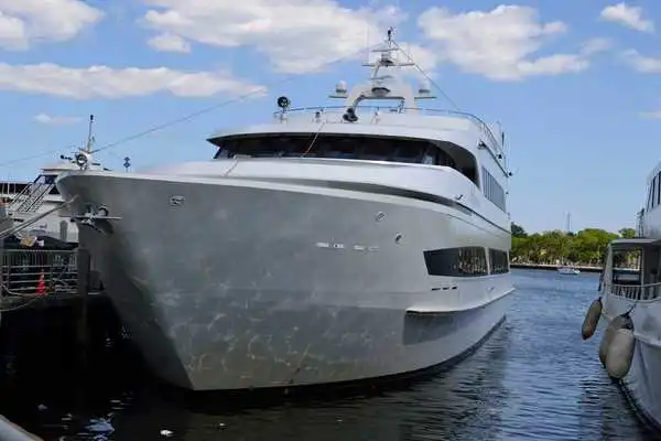 Play Super Yacht Wallpapers