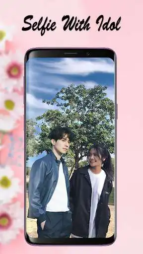 Play Take a selfie Kim Dong-hyuk (IKON)  and enjoy Take a selfie Kim Dong-hyuk (IKON) with UptoPlay