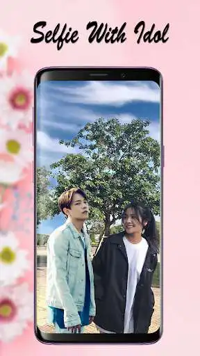 Play Take a selfie Kim Dong-hyuk (IKON) as an online game Take a selfie Kim Dong-hyuk (IKON) with UptoPlay