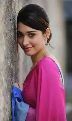 Play Tamannaah Bhatia New HD Wallpapers Play Tamannaah Bhatia New HD Wallpapers