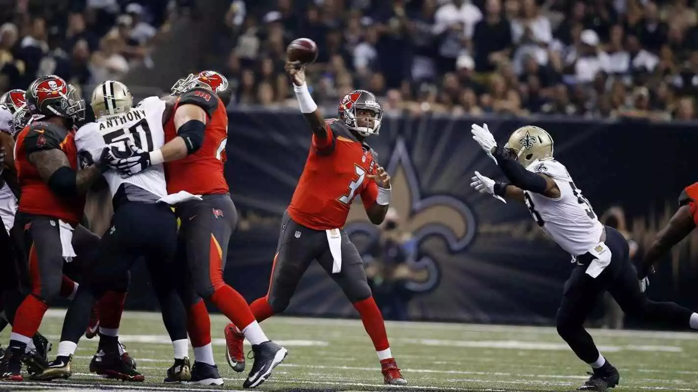 Play Tampa Bay Buccaneers Wallpaper