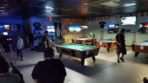 Play Texas Tri County 8 Ball League as an online game Texas Tri County 8 Ball League with UptoPlay