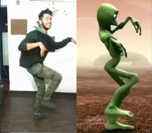 Play The green alien dance as an online game The green alien dance with UptoPlay