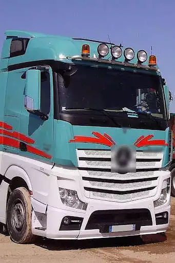 Play Theme Mercedes Benz Actros Series 4 as an online game Theme Mercedes Benz Actros Series 4 with UptoPlay