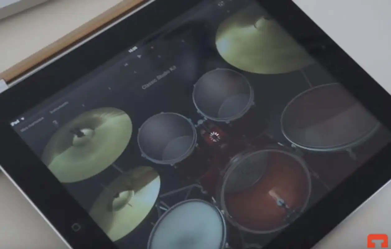 Play tips for GarageBand