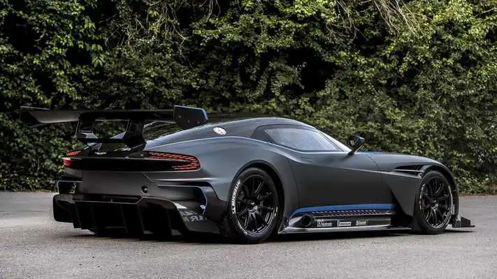 Play Top Cars Wallpaper
