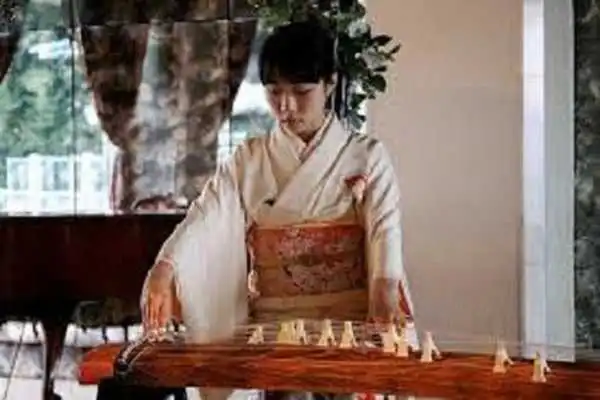 Play Traditional Japanese music