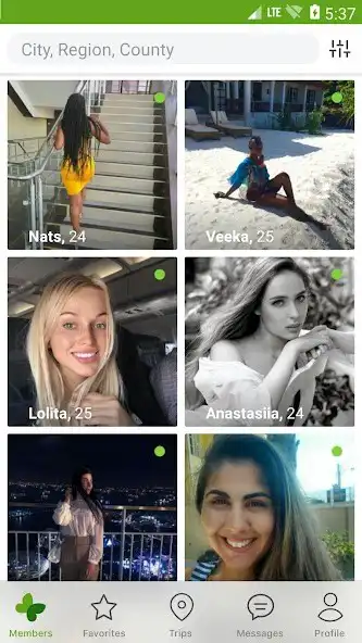 Play Travelgirls as an online game Travelgirls with UptoPlay