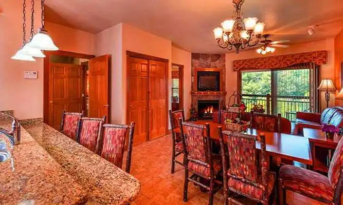 Play Tree Woods Resort escape Play Tree Woods Resort escape