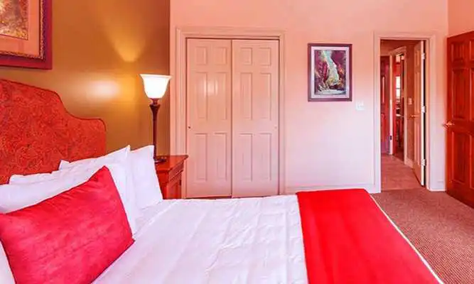 Play Tree Woods Resort escape Play Tree Woods Resort escape