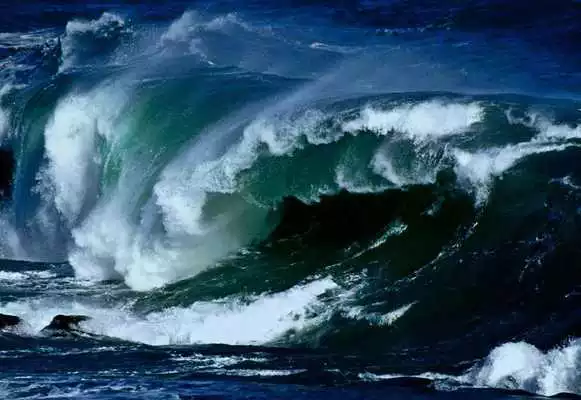 Play Tsunami Live Wallpaper