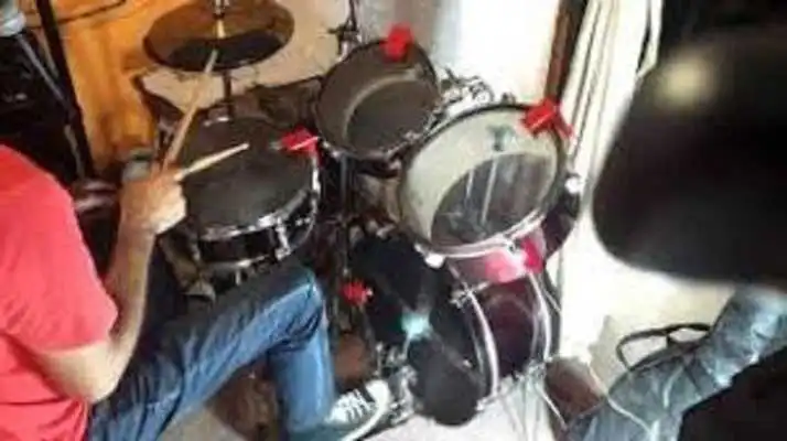 Play Tutorial learn to play the drums.