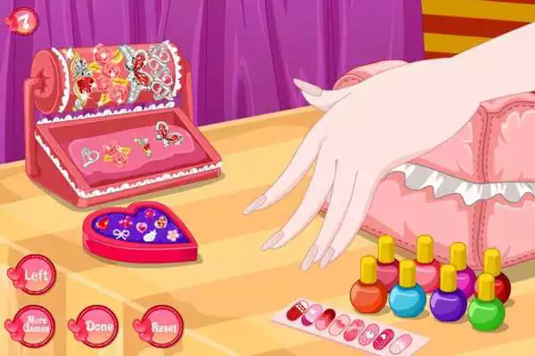 Play Valentine Nail Art