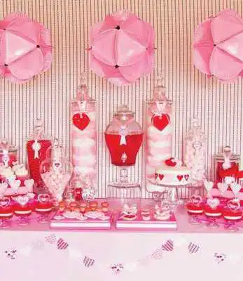 Play Valentines day decorations