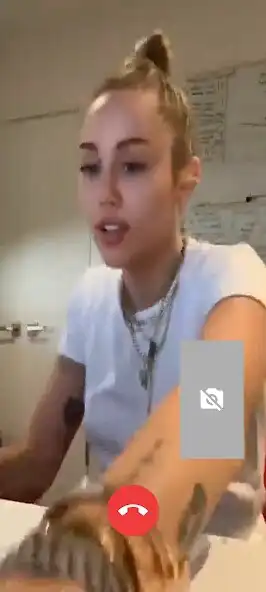 Play Videocall with Miley Cyrus as an online game online Videocall with Miley Cyrus with UptoPlay Play Videocall with Miley Cyrus as an online game Videocall with Miley Cyrus with UptoPlay
