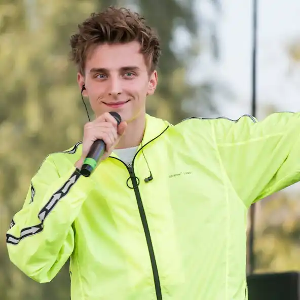 Play Vlad Bumaga A4 as an online game Vlad Bumaga A4 with UptoPlay