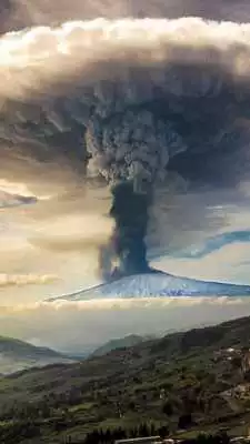 Play Volcano Live Wallpaper