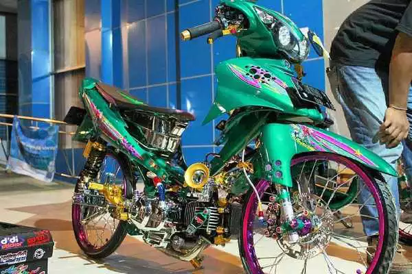 Play Wallpaper Motor Modifikasi Kontes